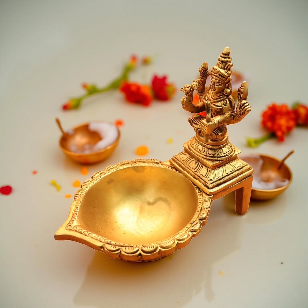 Brass Kamatchi Vilakku - Image 4